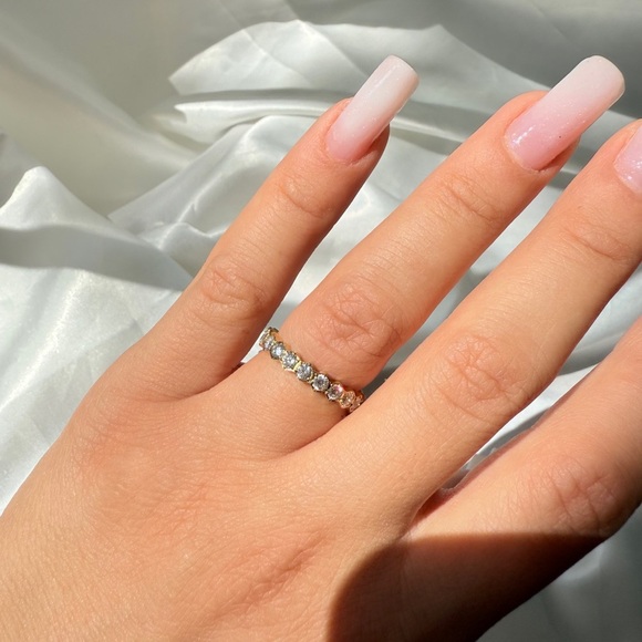 Round Diamond Gold Women's Ring - Picture 12 of 12